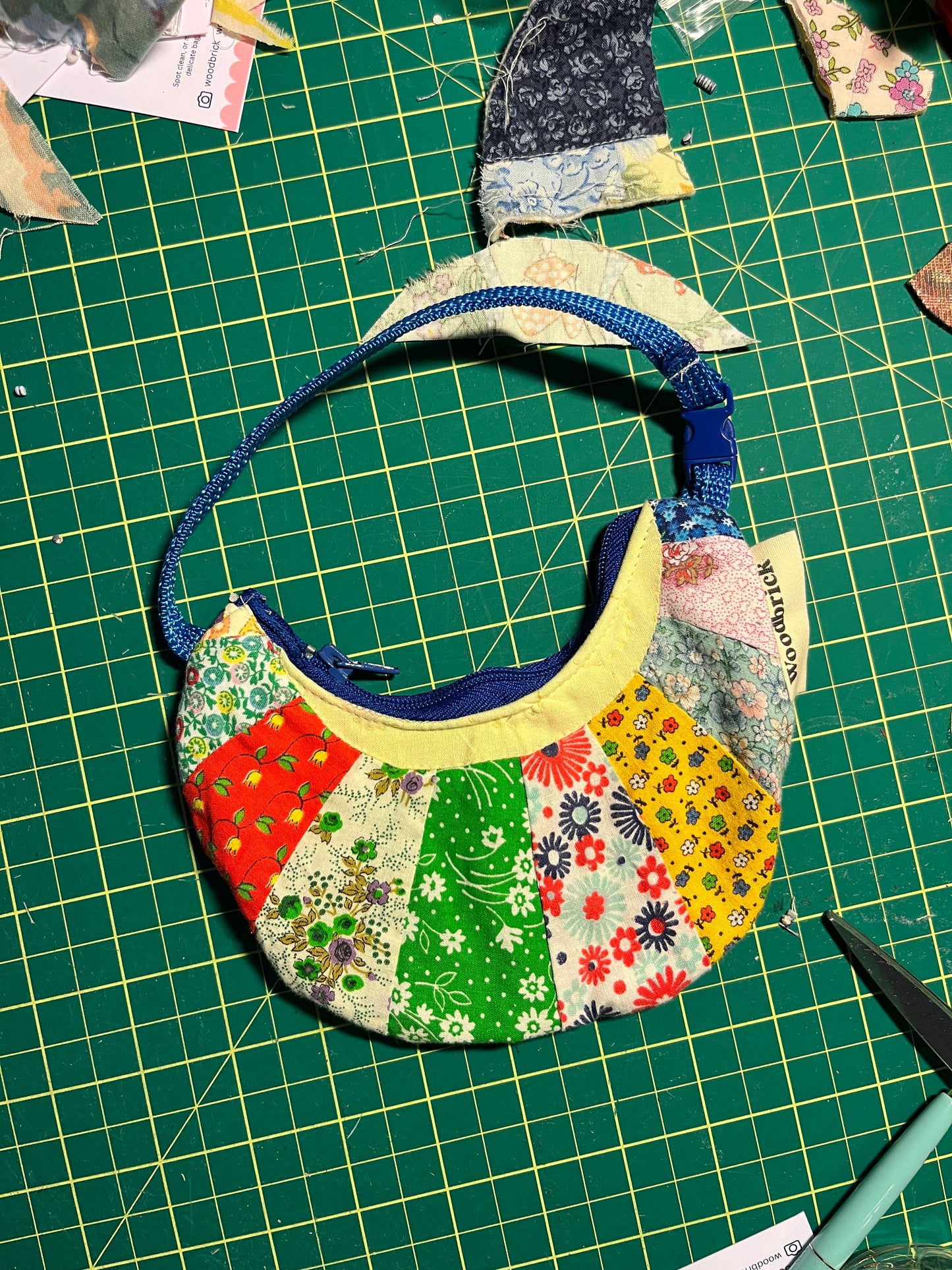 Micro crescent