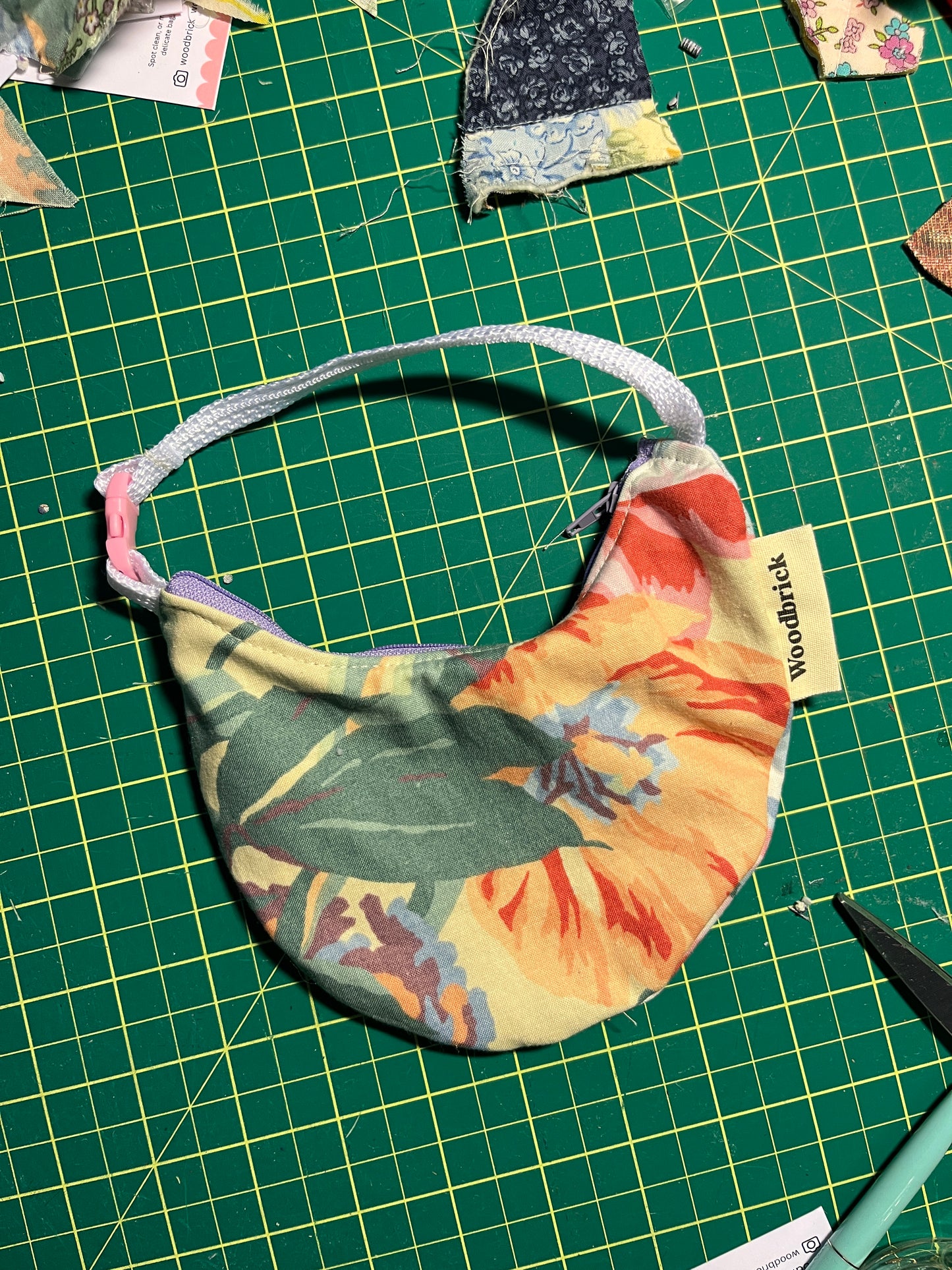 Micro crescent
