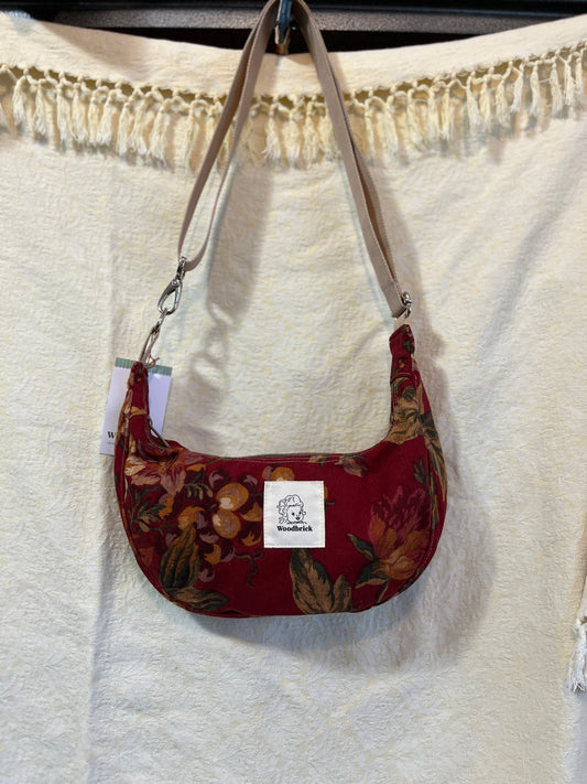 “Cardinal” Sidekick Crescent Bag