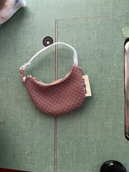 Micro crescent