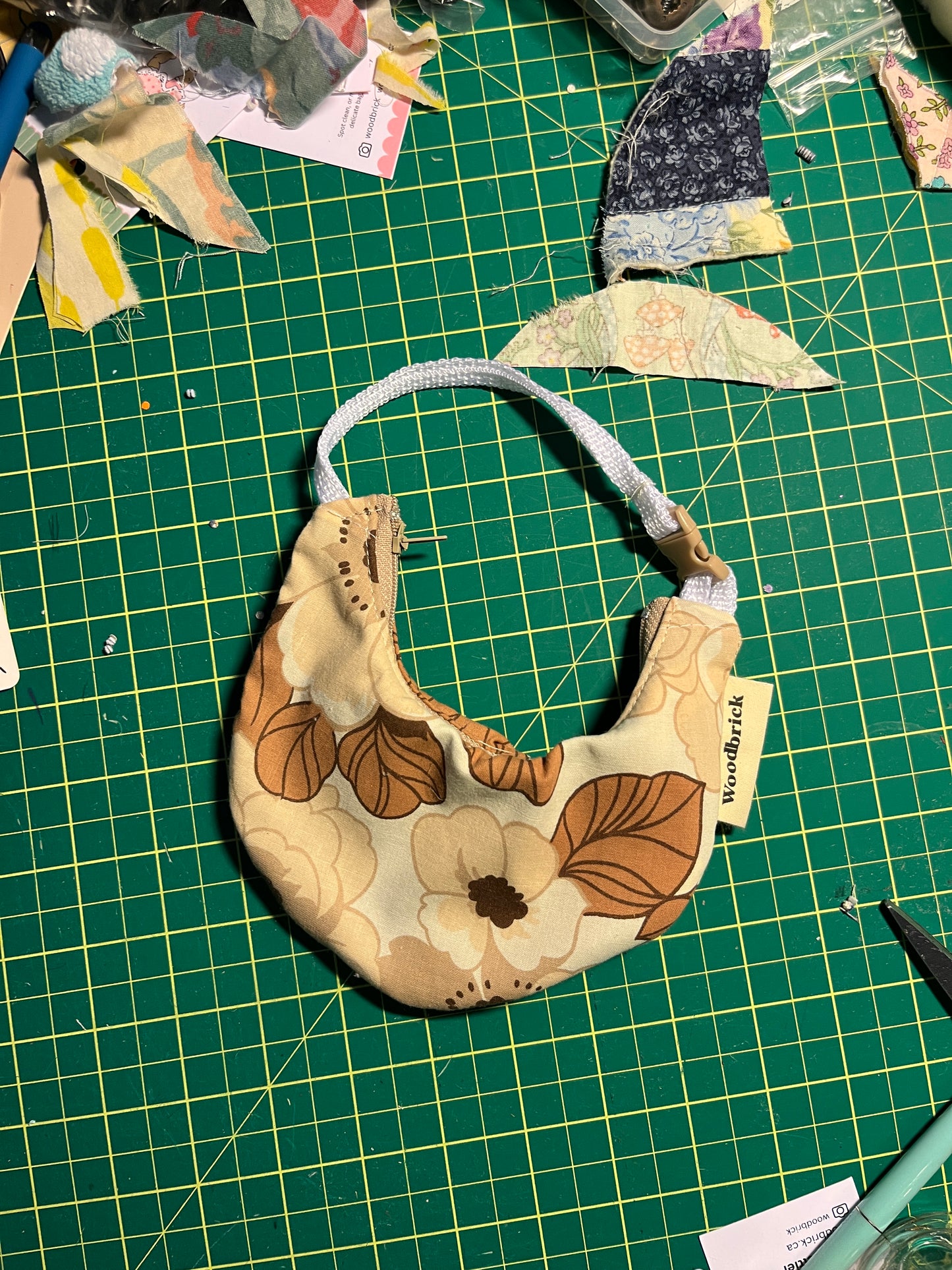 Micro crescent
