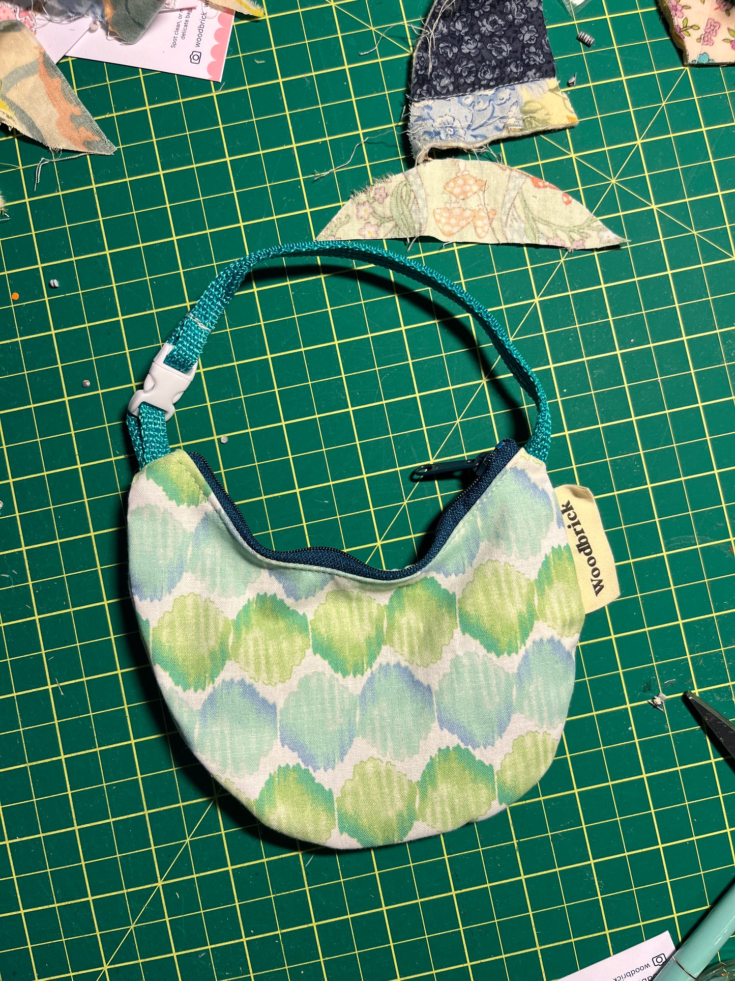 Micro crescent