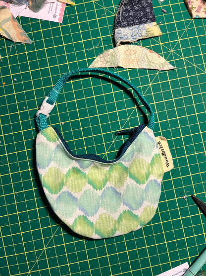 Micro crescent