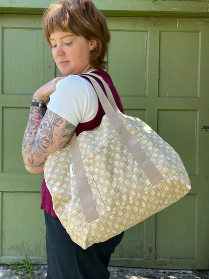 "Basket Case" Gloat n' Tote