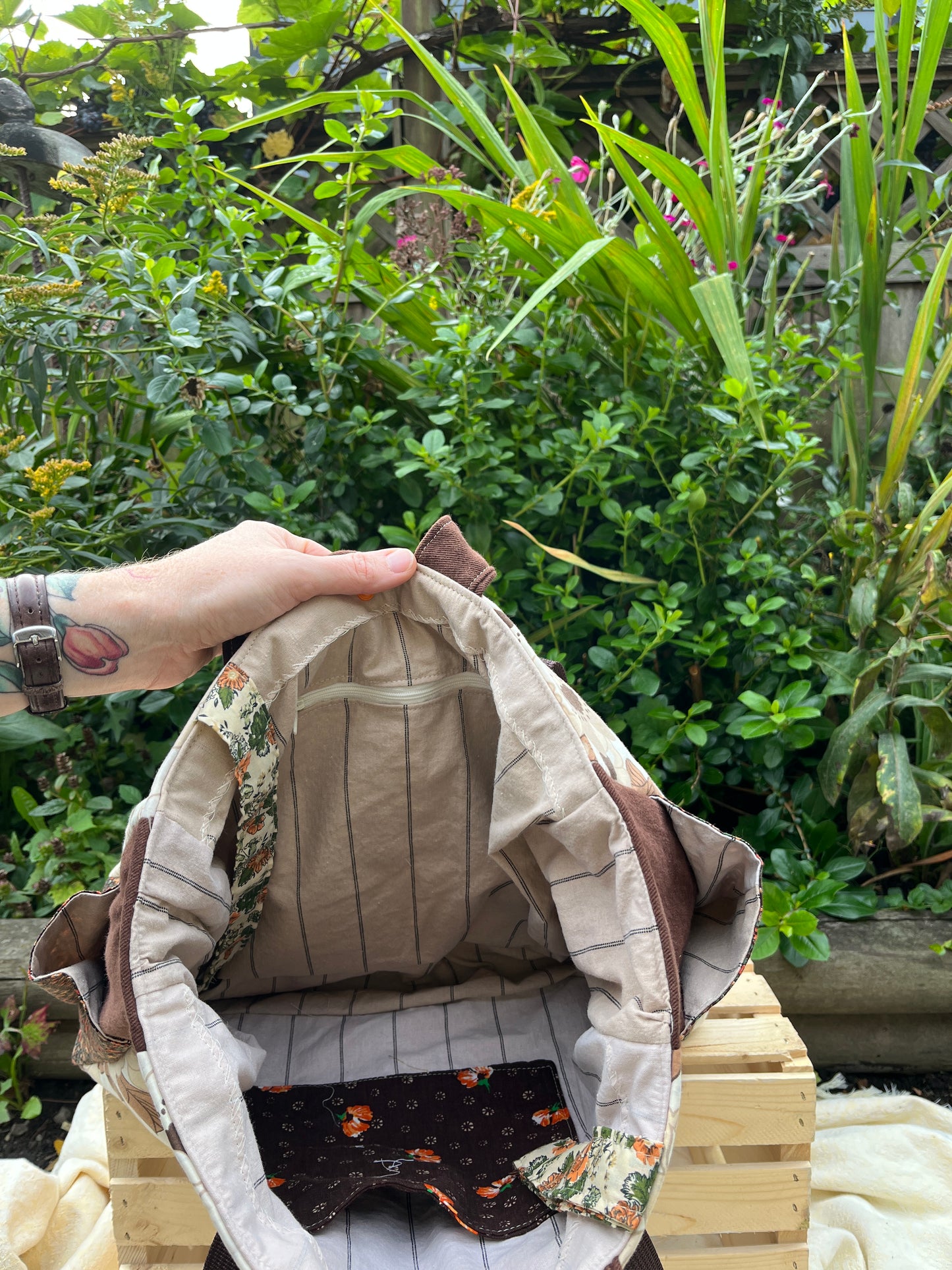 "Dogwood Branch" Sam’s Tote Bag