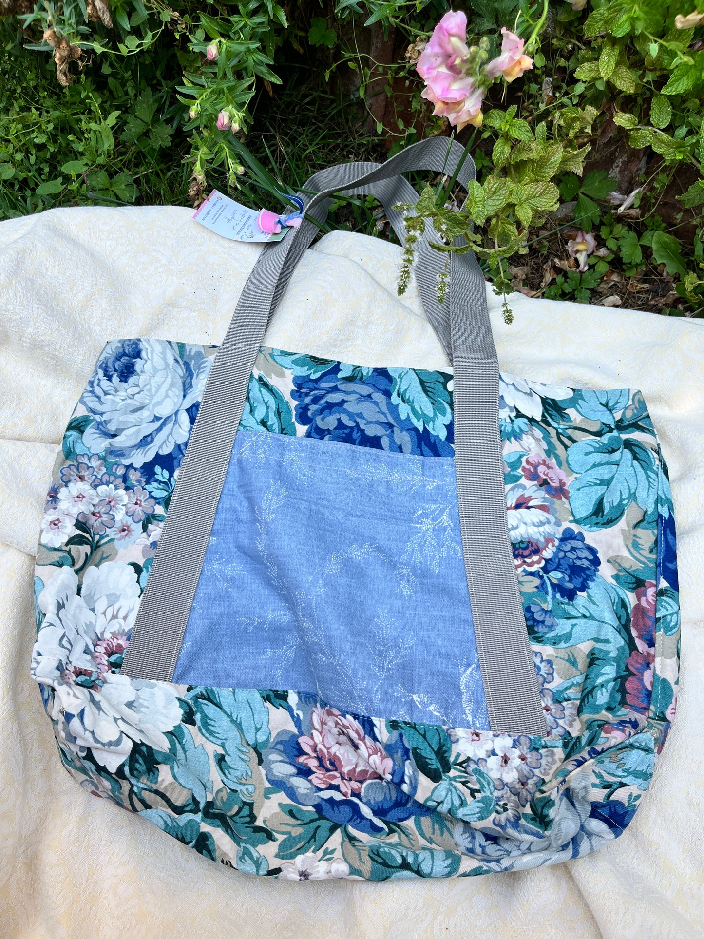 "Evening Shadows" Gloat n' Tote