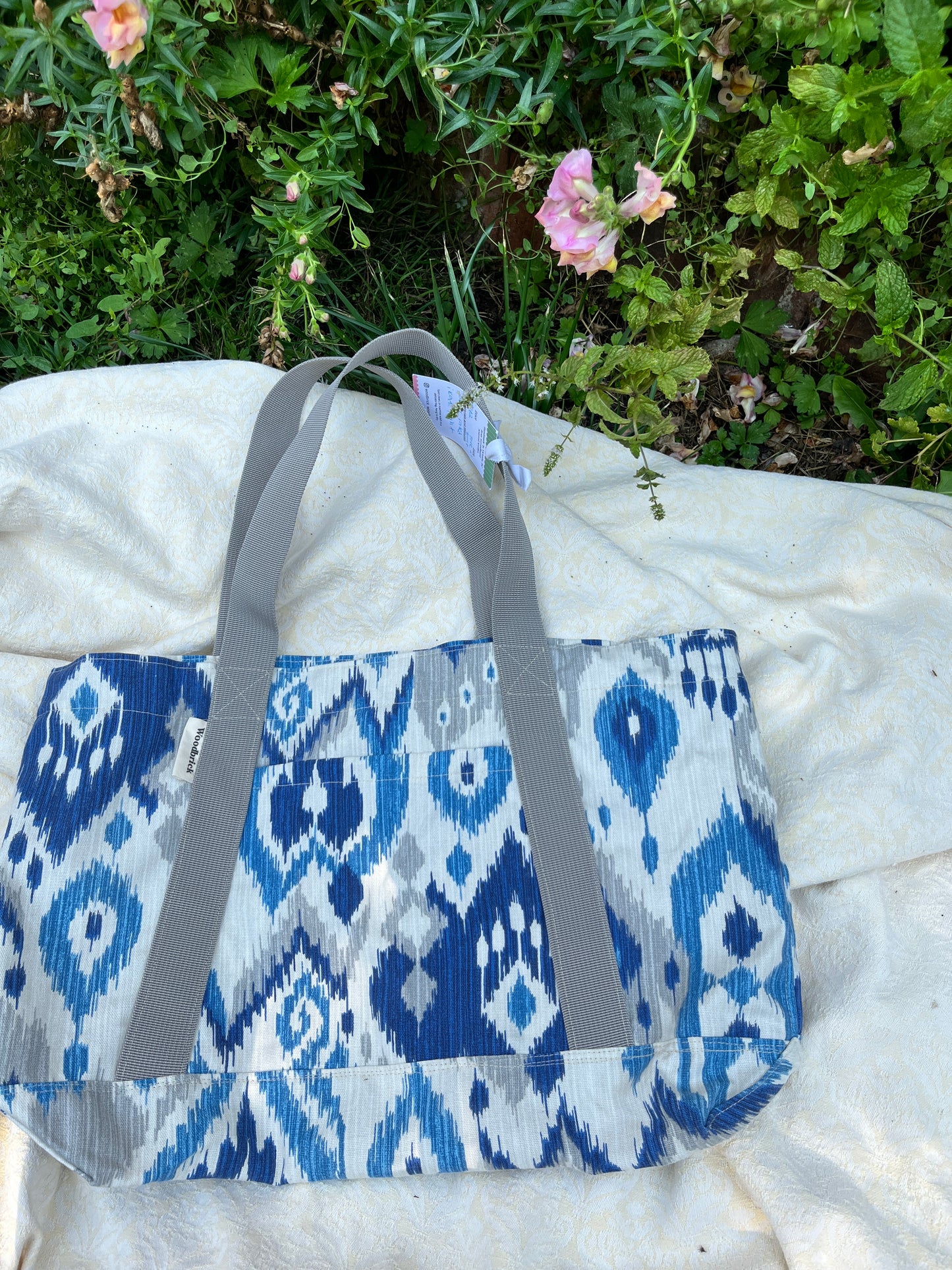 "Shades of Blue" Gloat n' Tote