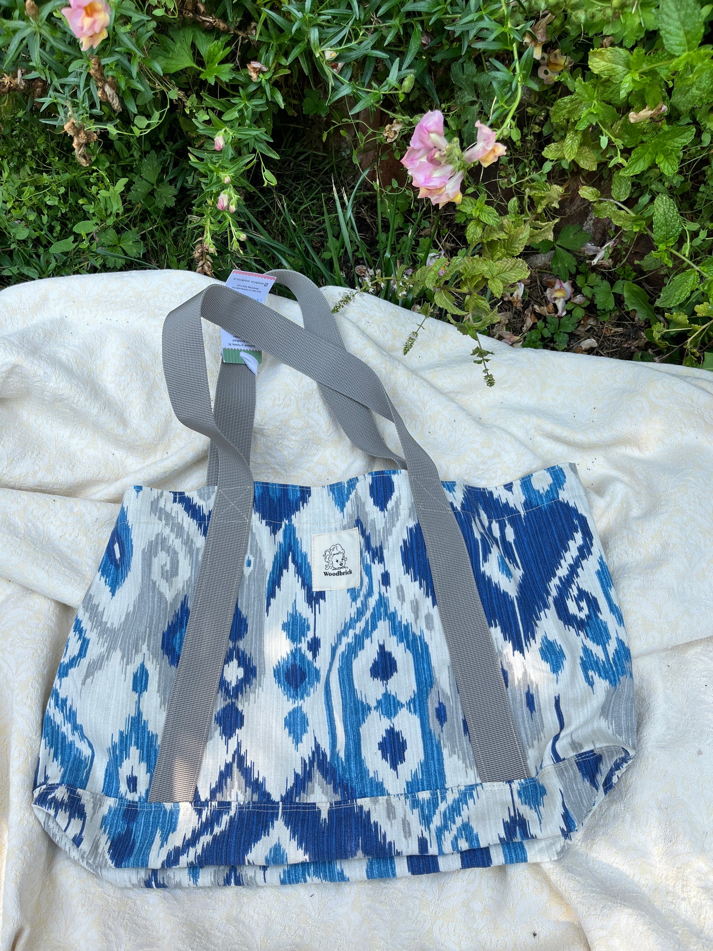 "Shades of Blue" Gloat n' Tote