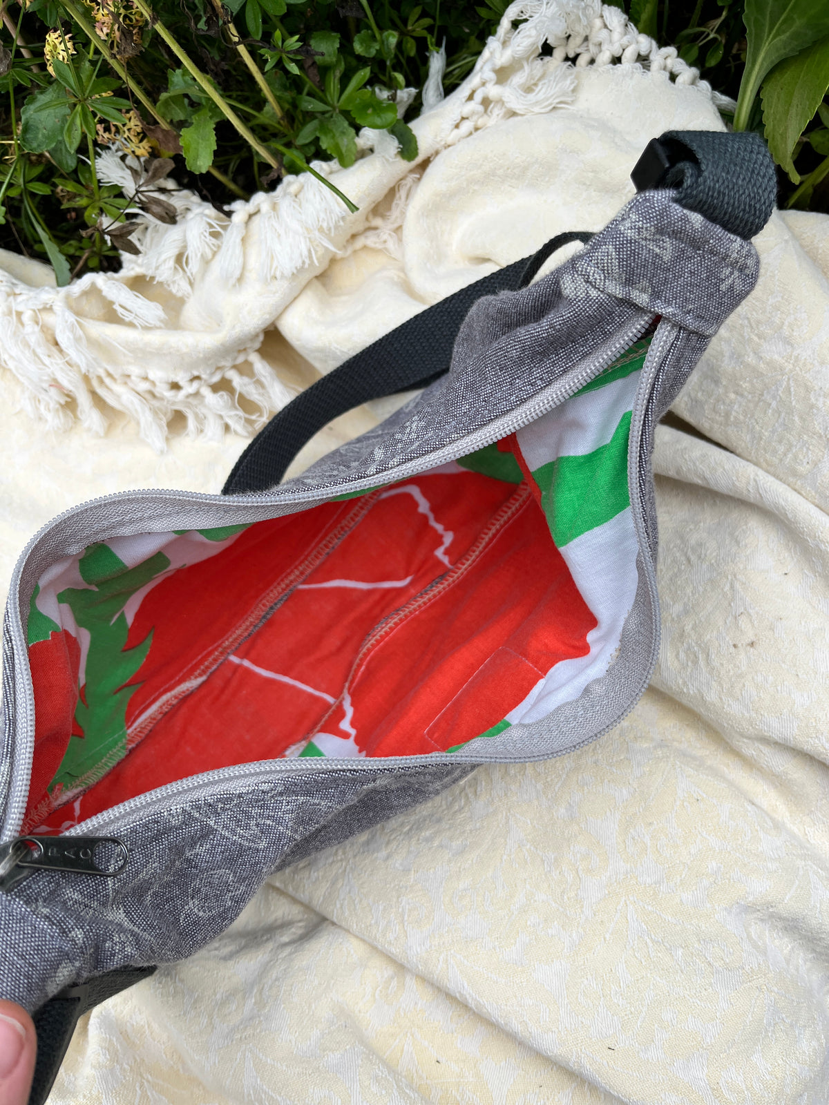 "Heavy Dew" Sidekick Crescent Bag