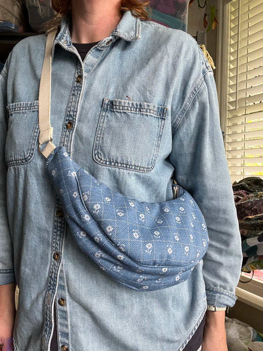 "Dusty daisies" miniCrescent Bag