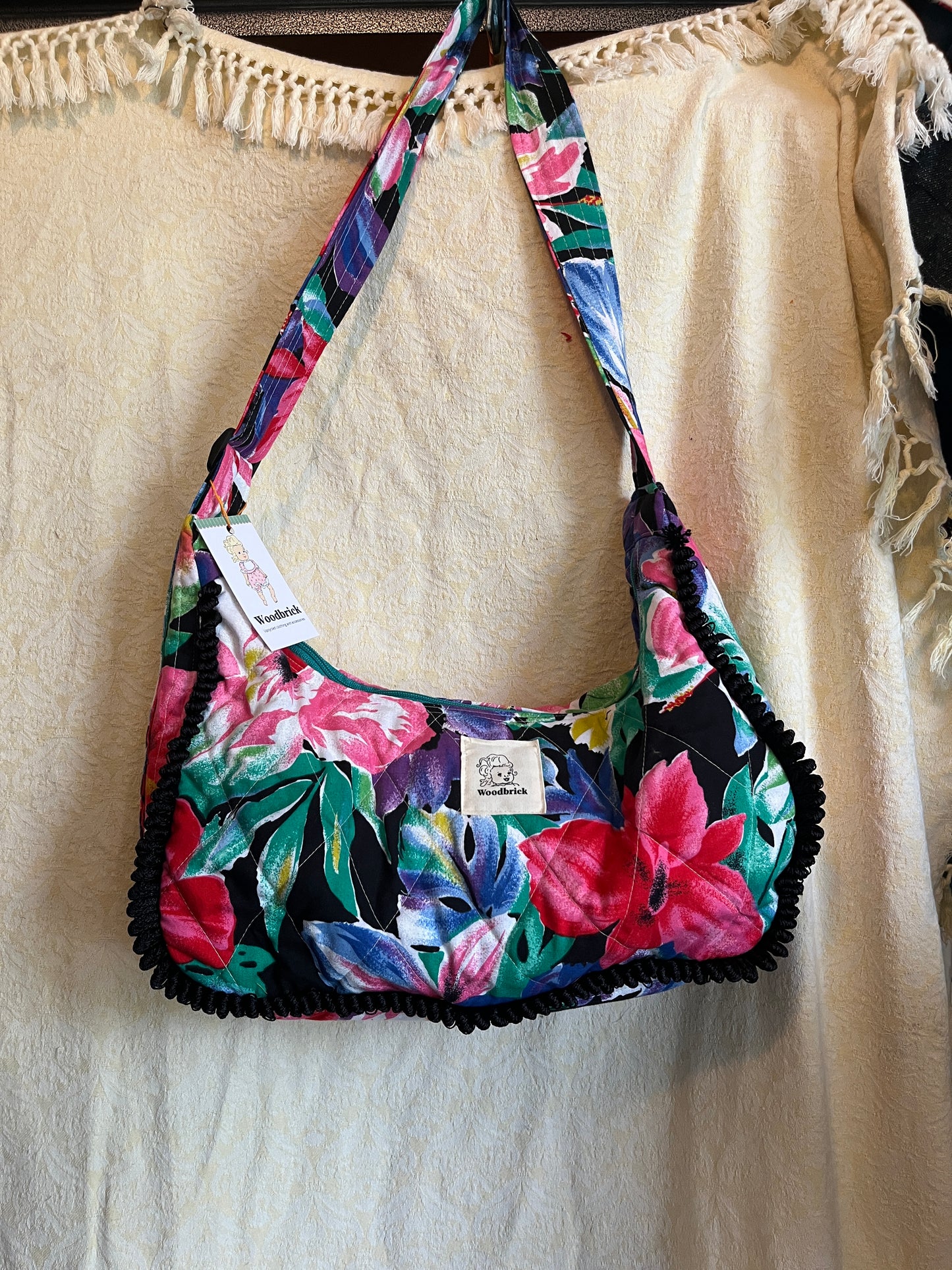 “mele kalikimaka” Flat bottom Crescent Bag