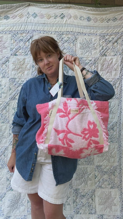"Toweling Off" Gloat n' Tote